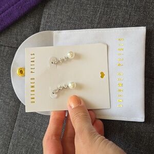 Untamed petals serenade earrings